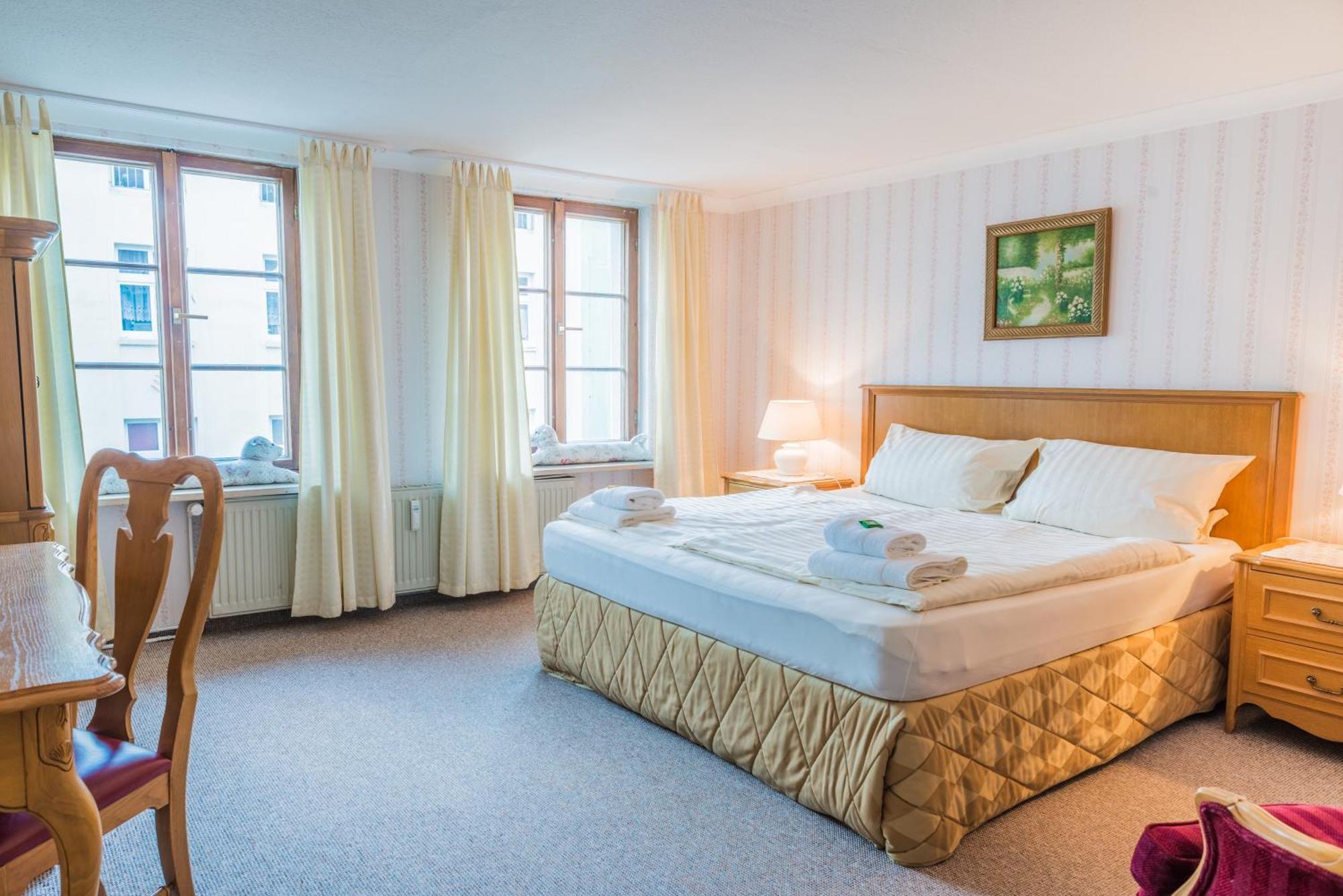 Romantisches Hotel Zur Traube Schwerin Schwerin  Ruang foto