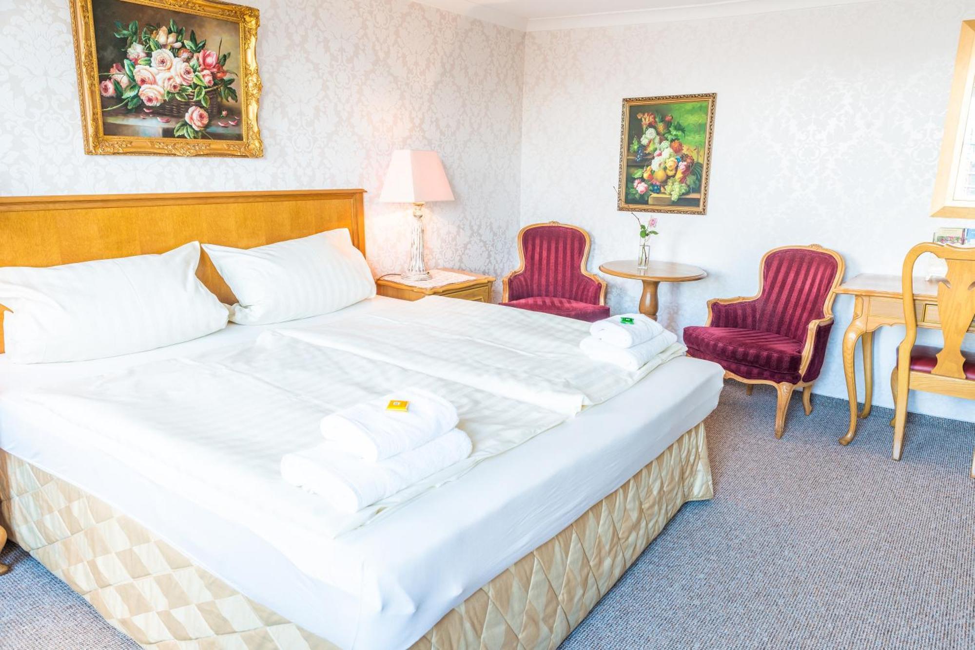Romantisches Hotel Zur Traube Schwerin Schwerin  Ruang foto